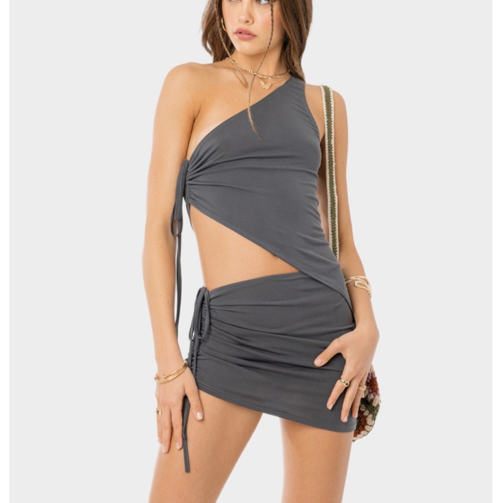 Edikted Frankie Asymmetric Drawstring Womens Top & Bottom